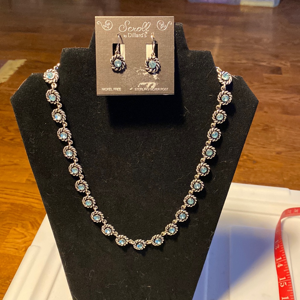 Nwt Scroll Brand Necklace, Earrings And Bracelet Set